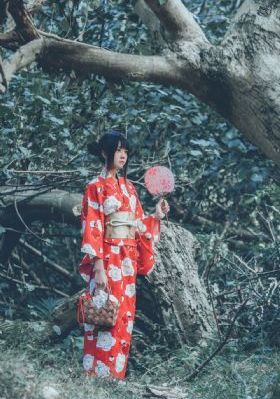 韩国偷拍女厕里的每个洞洞_全集电影手机在线观看