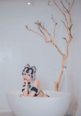 国产精品白嫩bbwbbw_BD英语在线播放